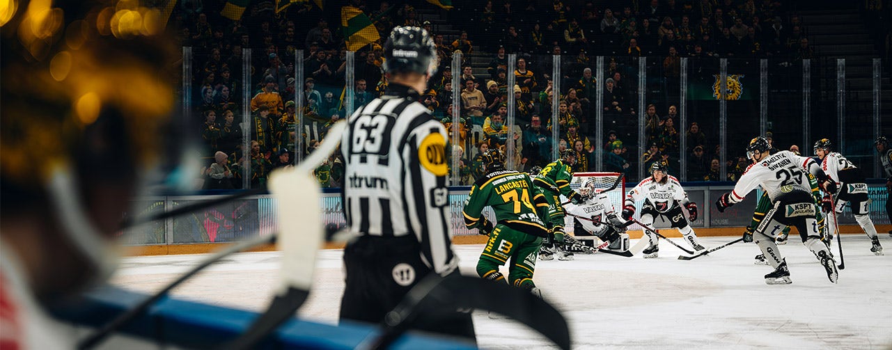Ice Hockey Photography with Tommi Lindgren and SIGMA 70200mm F2.8 DG
